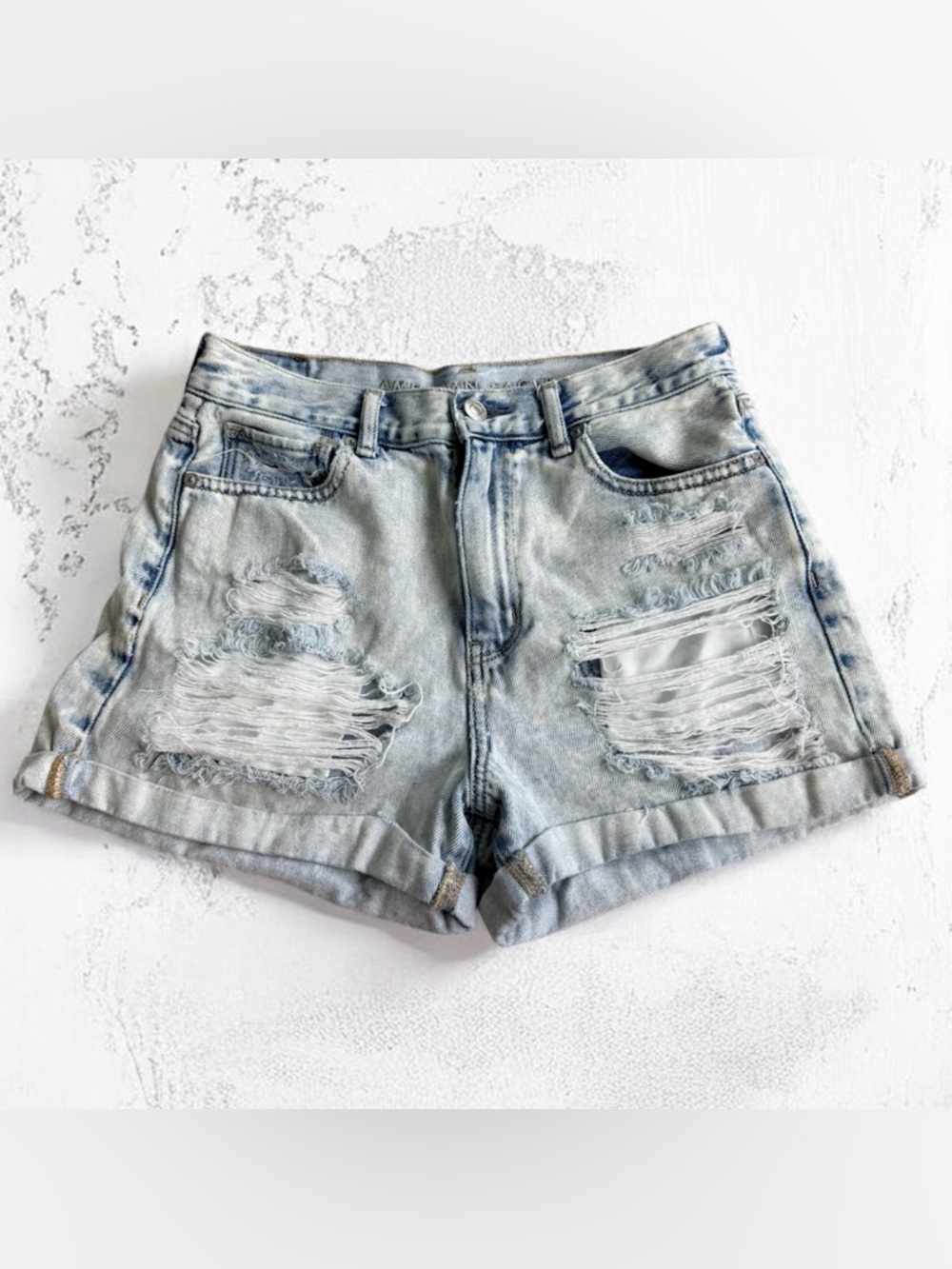American Eagle High-Rise Light Wash Distressed Jean Shorts – Size 2